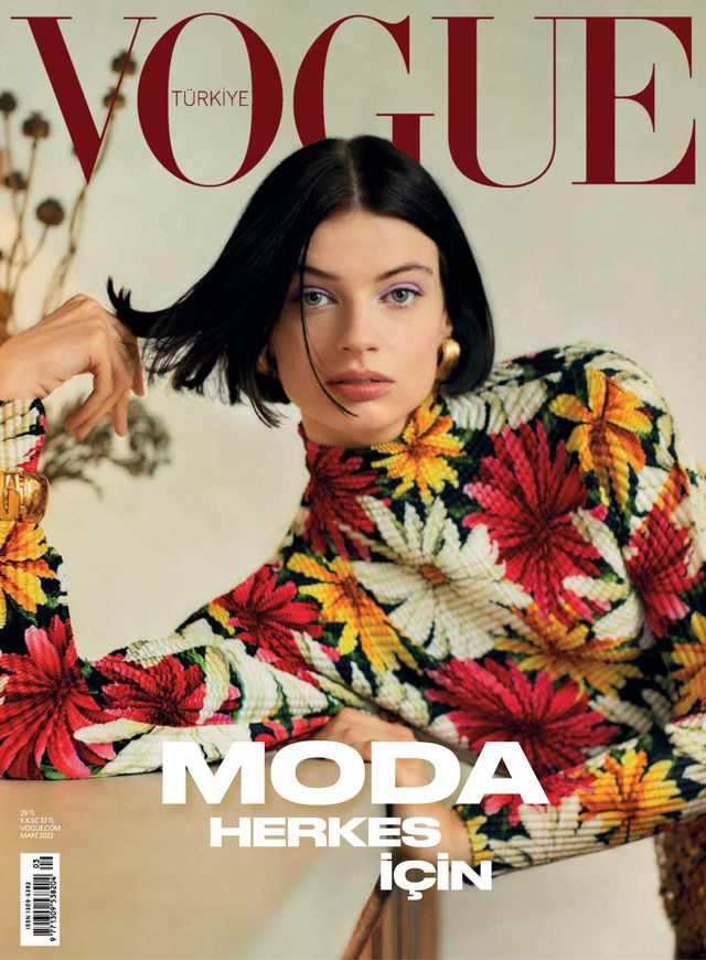女性情報誌 Vogue Turkey Magazine February 2022 Vogue Türkiye - March 2022号のデジタル版にアクセス | Magzter.com