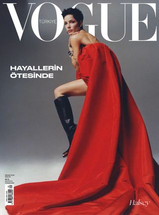 VOGUE Magazine Netherlands NL December 2022 LARA STONE Linda Spierings